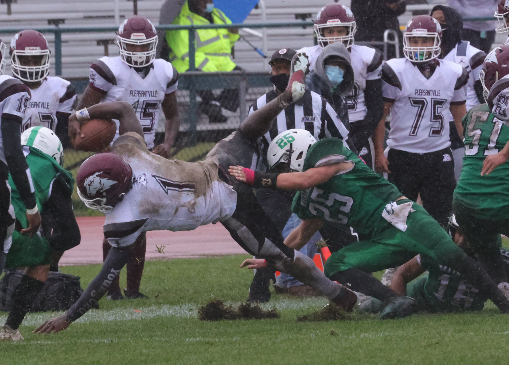 Pleasantville vs Mainland football